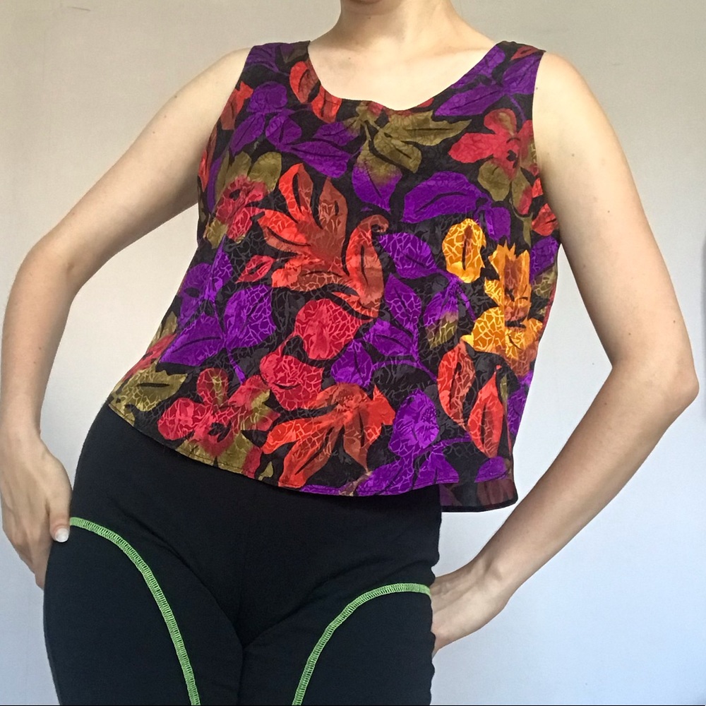 Vintage floral top 🌹💜